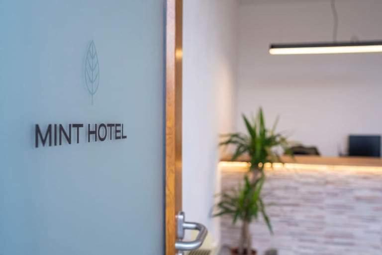 Mint Hotel Прізрен Екстер'єр фото